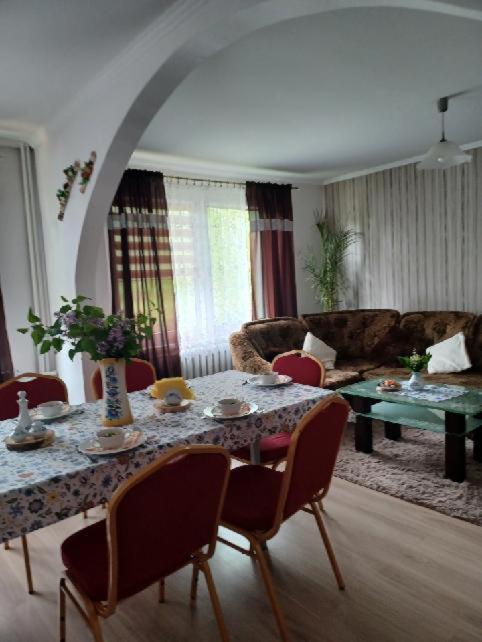 Villa Agroturystyka Zielone Wzgorze à Sikorzyno Extérieur photo